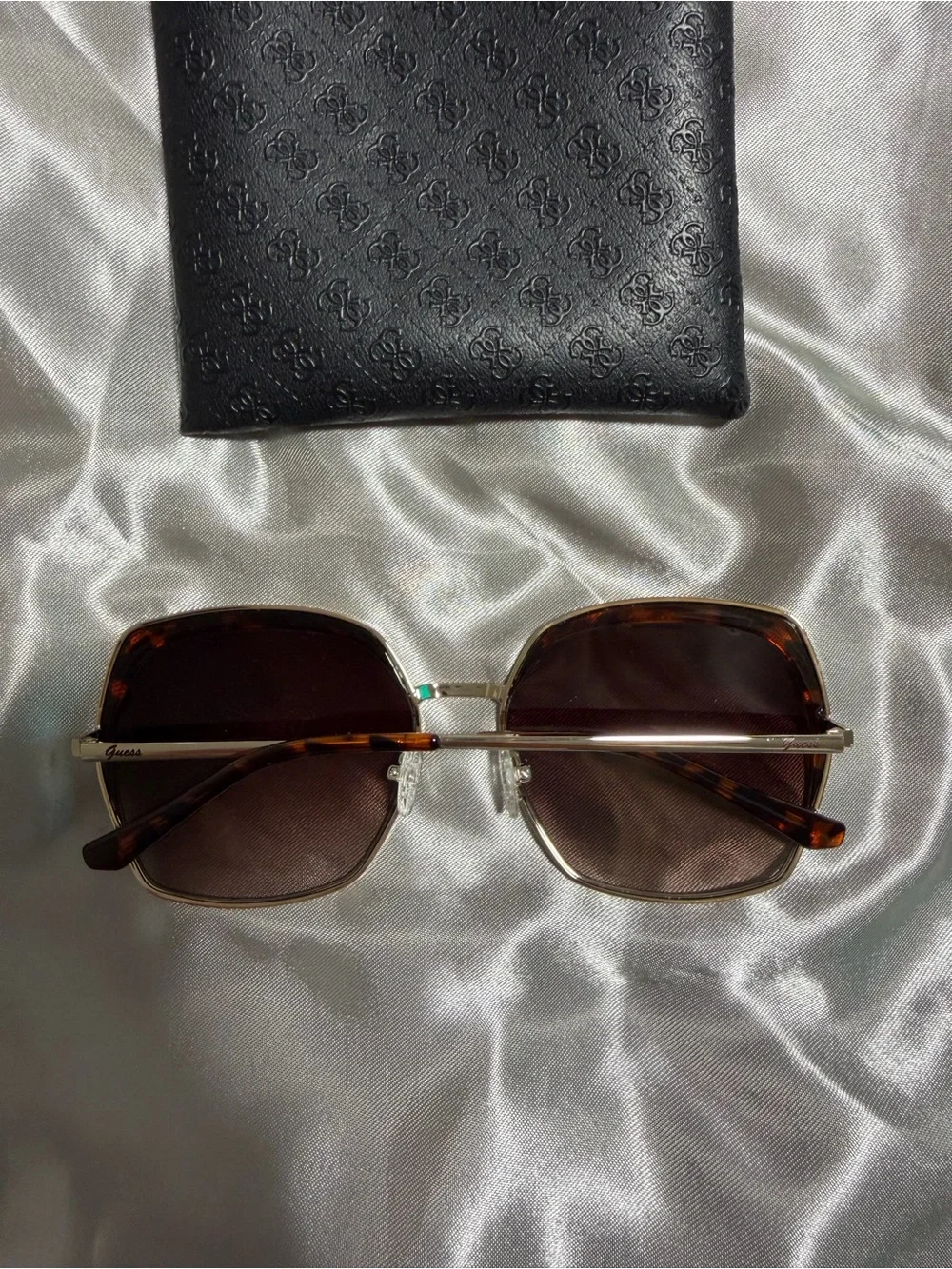 Y2K Guess Womens Gold Tone Square Oversized Sunglasses W/ Original Pouch
